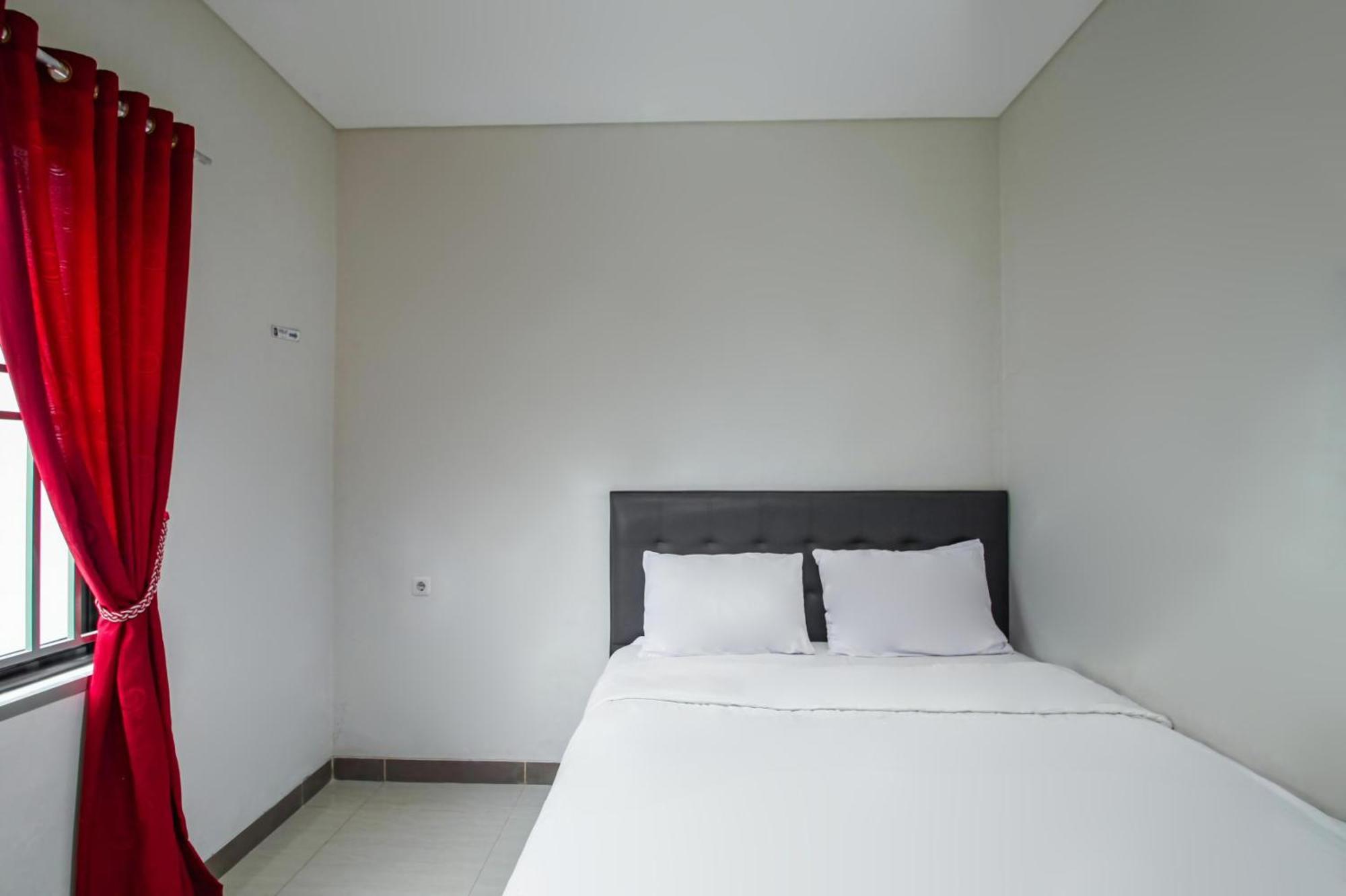 Capital O 93589 Hotel Wongso Syariah Pangkal Pinang Extérieur photo